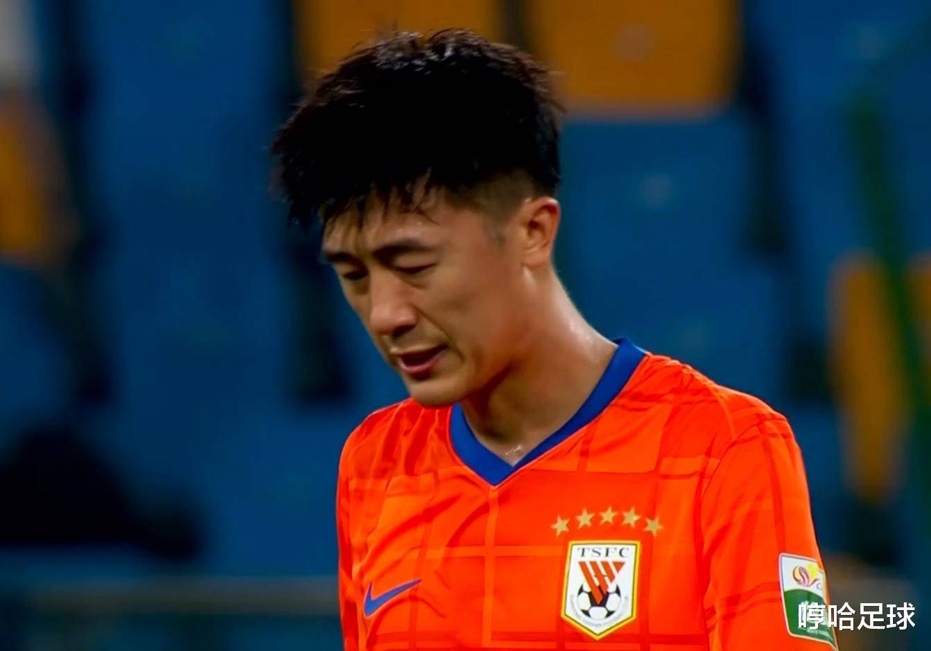 包含泰山错失单刀球，孙兴慜门将神勇扑救成最大功臣！的词条